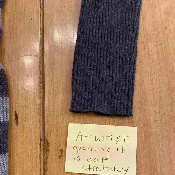 Wool Blend Gray Striped  Sweater petite - Picture 10 of 10